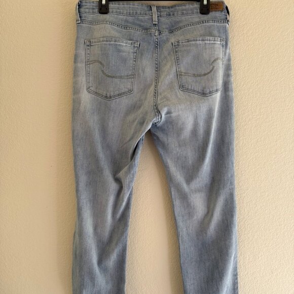 Signature Levi Strauss Mid-Rise Slim Cuffed Women’s Jeans, Light Blue - Picture 4 of 8